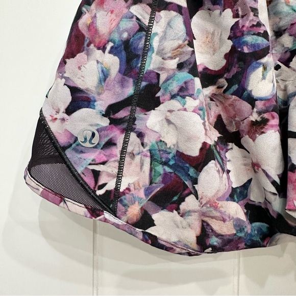 Lululemon Hotty Hot Short II 2.5" Utopia Multi Deep Phantom Black Purple White 6 - Picture 4 of 12